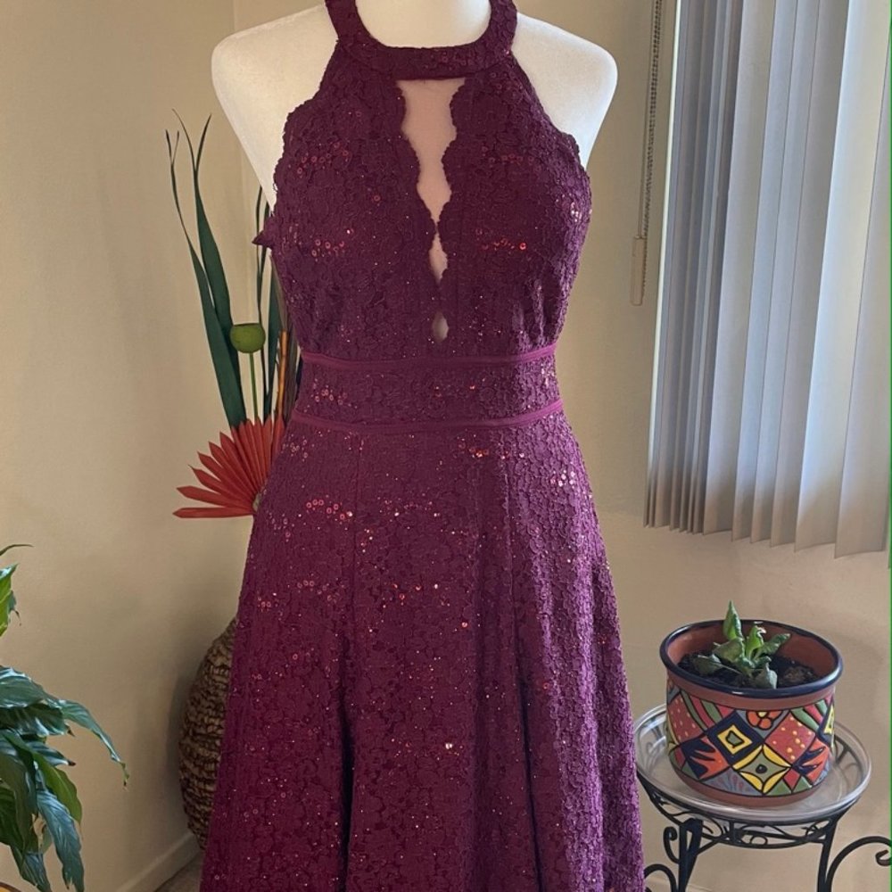 SALE: Formal prom dress by Morgan & Co. Sequined party dress. Maroon. Size 5/6.